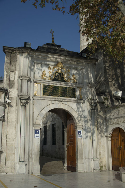 Istanbul Eyup complex december 2015 4572.jpg