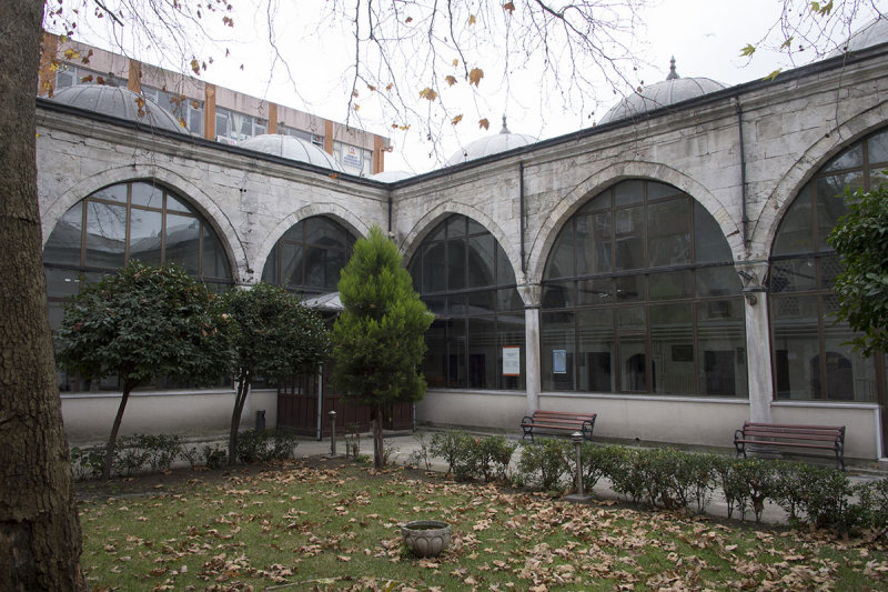 Istanbul Merzifonlu Kara Mustafa Pasha medrese december 2015 5299.jpg