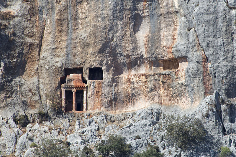 Cyaneae Rock graves October 2016 0215crop.jpg