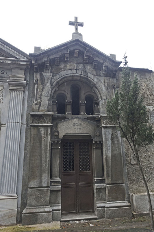 Istanbul Pangalti Cath cemetery dec 2016 2969.jpg