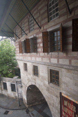 Istanbul Sultans Pavilion at Yeni Camii May 2014 6164.jpg