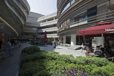 Istanbul Kanyon Shopping Mall May 2014 6507.jpg
