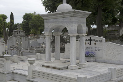 Istanbul Armenian graveyard May 2014 9150.jpg