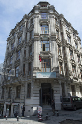 Istanbul a walk from Taksim May 2014 6393.jpg