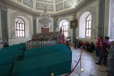 Bursa Osman Gazi tomb May 2014 6902.jpg