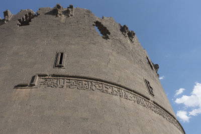 Diyarbakir Walls Yedi Karseh Tower september 2014 1083.jpg