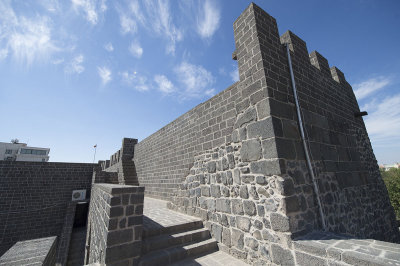 Diyarbakir old walls Dag Kapi Burcu september 2014 3827.jpg