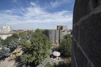 Diyarbakir old walls Dag Kapi Burcu september 2014 3828.jpg