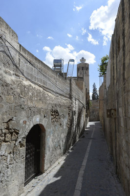 Urfa Walking ancient streets september 2014 3245.jpg