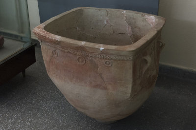 Kayseri Archaeological Museum Bath Tub september 2014 2241.jpg