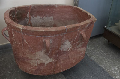 Kayseri Archaeological Museum Bath Tub september 2014 2242.jpg