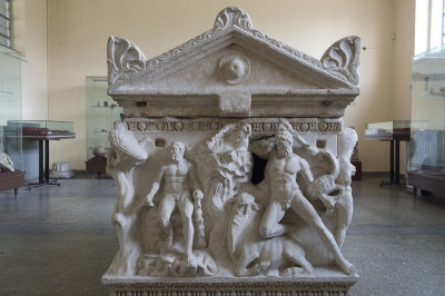 Kayseri Archaeological Museum Hercules Sarcophagus september 2014 2275.jpg