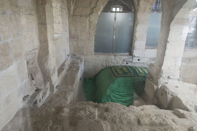 Tarsus Prophet Daniel grave november 2014 4670.jpg