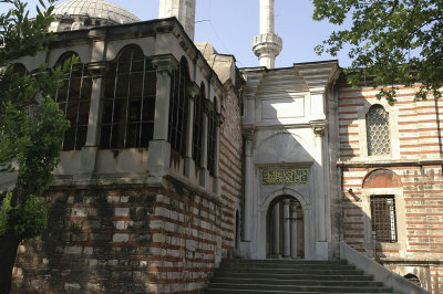 Istanbul Laleli Mosque June 2004 1148.jpg