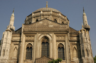 Istanbul Pertevniyal Valide Sultan Mosque June 2004 1155.jpg