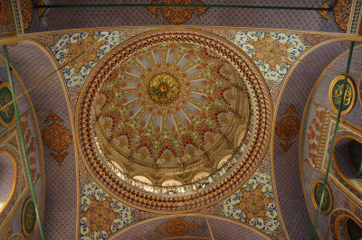 Istanbul Pertevniyal Valide Sultan Mosque June 2004 1159.jpg
