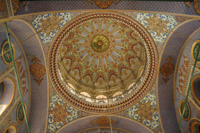 Istanbul Pertevniyal Valide Sultan Mosque June 2004 1164.jpg