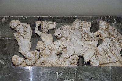 Antalya Museum Gigantomachia feb 2015 6556.jpg
