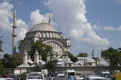 Istanbul Nuruosmaniye Mosque 2015 1130.jpg