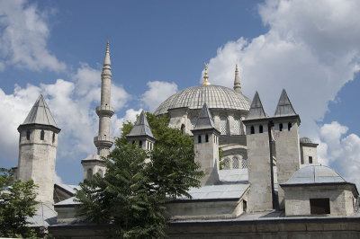 Istanbul Nuruosmaniye Mosque 2015 1132.jpg