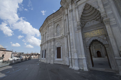 Istanbul Nurosmaniye Mosque 2015 1140.jpg