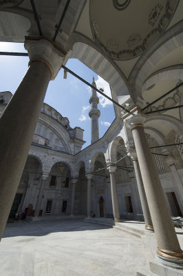 Istanbul Nurosmaniye Mosque 2015 1147.jpg