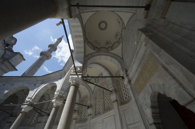 Istanbul Nurosmaniye Mosque 2015 1148.jpg
