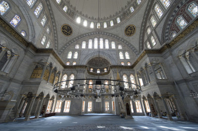 Istanbul Nurosmaniye Mosque 2015 1175.jpg