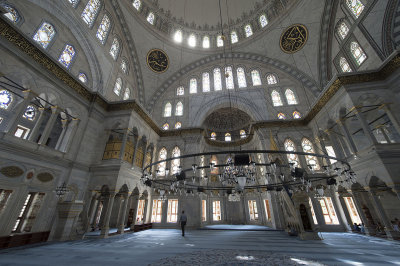 Istanbul Nurosmaniye Mosque 2015 1182.jpg