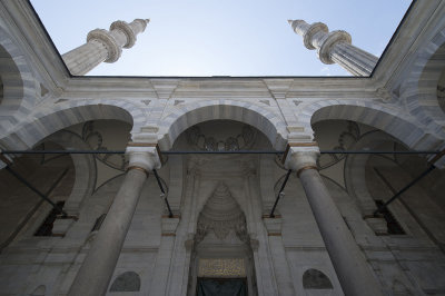 Istanbul Nurosmaniye Mosque 2015 1186.jpg