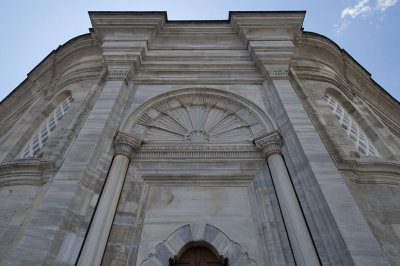 Istanbul Nurosmaniye Mosque 2015 1190.jpg