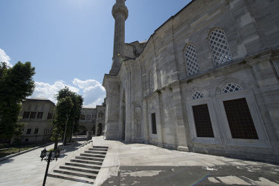 Istanbul Nurosmaniye Mosque 2015 1192.jpg
