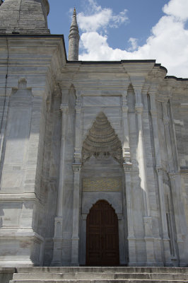 Istanbul Nurosmaniye Mosque 2015 1196.jpg