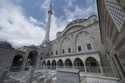 Istanbul Mihrimah Sultan Mosque 2015 0147.jpg