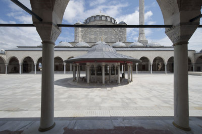 Istanbul Mihrimah Sultan Mosque 2015 0169.jpg