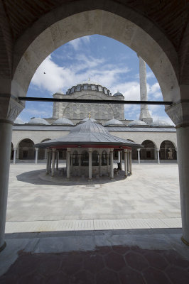 Istanbul Mihrimah Sultan Mosque 2015 0170.jpg