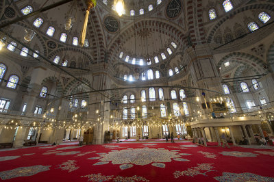 Istanbul Fatih Mosque 2015 9250.jpg