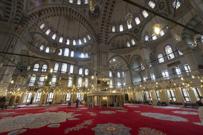 Istanbul Fatih Mosque 2015 9252.jpg