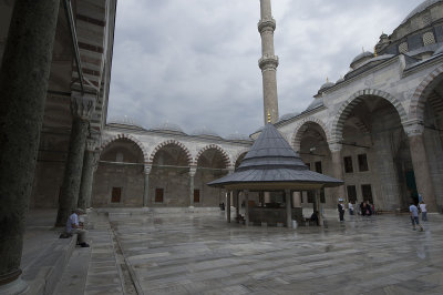 Istanbul Fatih Mosque 2015 9275.jpg