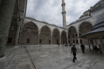 Istanbul Fatih Mosque 2015 9277.jpg