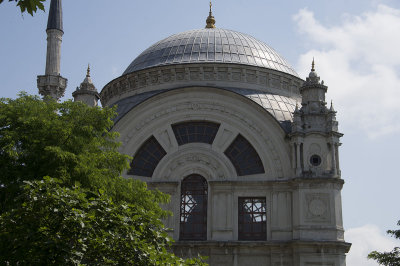 Istanbul Besmi Alem Valide Mosque 2015 8689.jpg