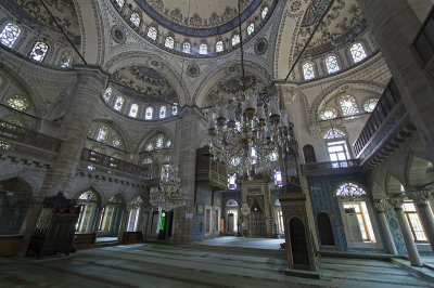 Istanbul Hekimoglu Ali Pasha Mosque 2015 0002.jpg