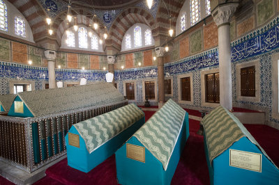 Istanbul Suleymaniye Mosque Grave Suleyman 2015 1232.jpg