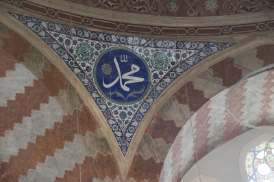 Istanbul Suleymaniye Mosque Grave Suleyman 2015 1245.jpg