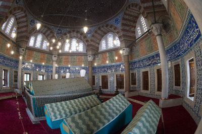 Istanbul Suleymaniye Mosque Grave Suleyman 2015 1256.jpg
