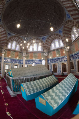 Istanbul Suleymaniye Mosque Grave Suleyman 2015 1258.jpg