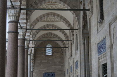 Istanbul Suleymaniye Mosque Inside court area 2015 1280.jpg