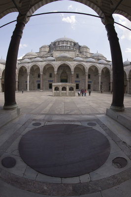Istanbul Suleymaniye Mosque Inside court area 2015 1329.jpg