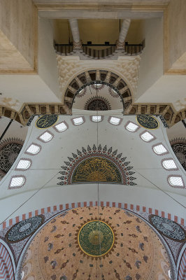 Istanbul Suleymaniye Mosque Interior 2015 1305.jpg