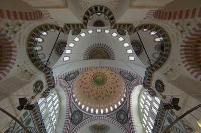 Istanbul Suleymaniye Mosque Interior 2015 1310.jpg